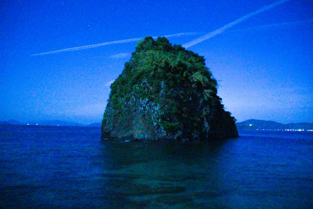なにもない幸せな島のリトリート宿 The Bonds Мацуяма Экстерьер фото